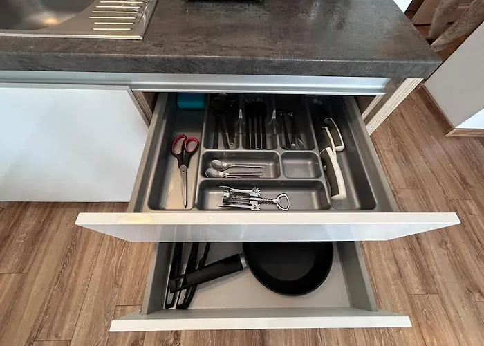 Bosacka Street - B31 *